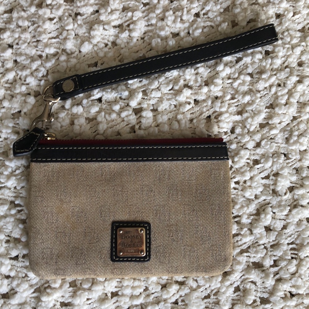 Dooney & Bourke wristlet